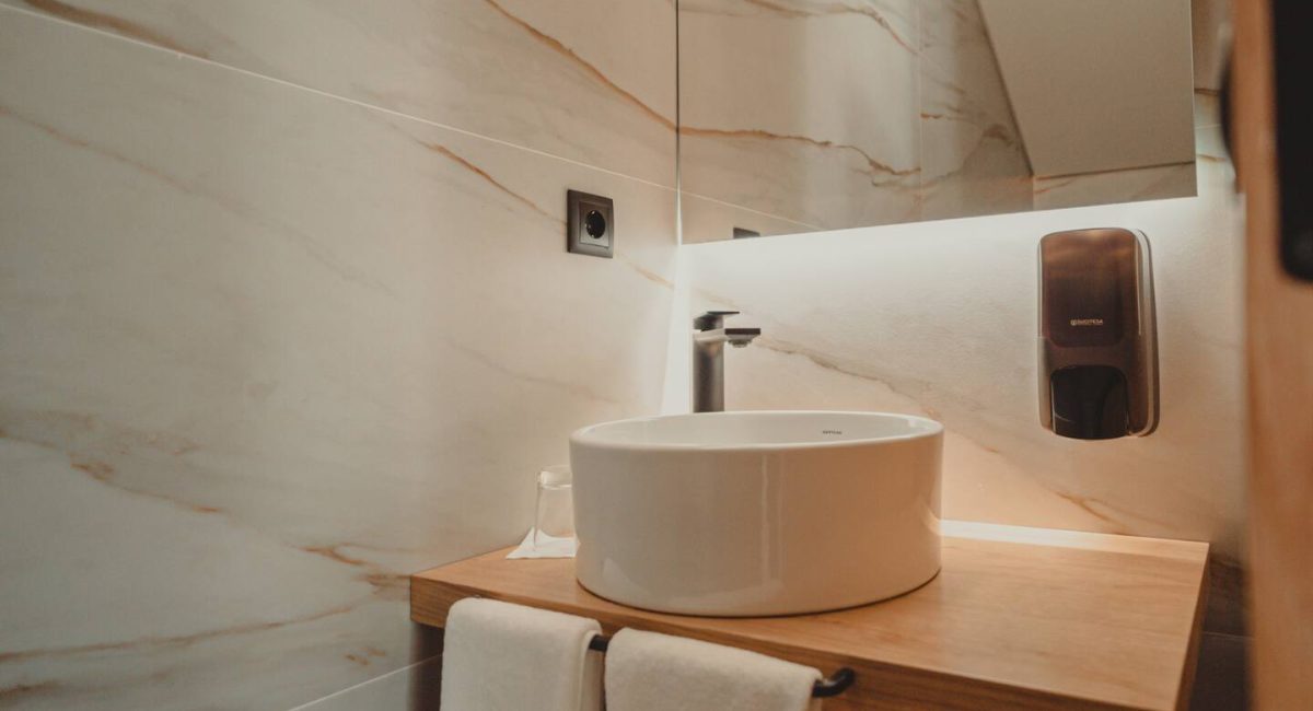 alojamento combarão da serra - empreendimento turístico, localizada em cortes do meio na serra da estrela