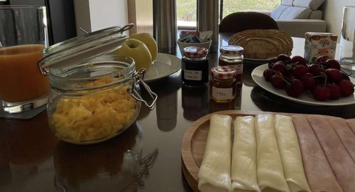 alojamento monteira da serra - empreendimento turístico, localizada em cortes do meio na serra da estrela