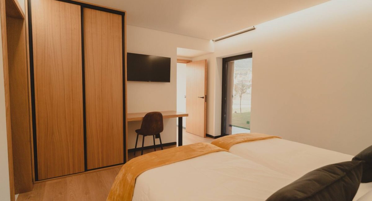 alojamento monteira da serra - empreendimento turístico, localizada em cortes do meio na serra da estrela