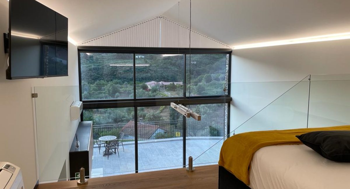 alojamento monteira da serra - empreendimento turístico, localizada em cortes do meio na serra da estrela